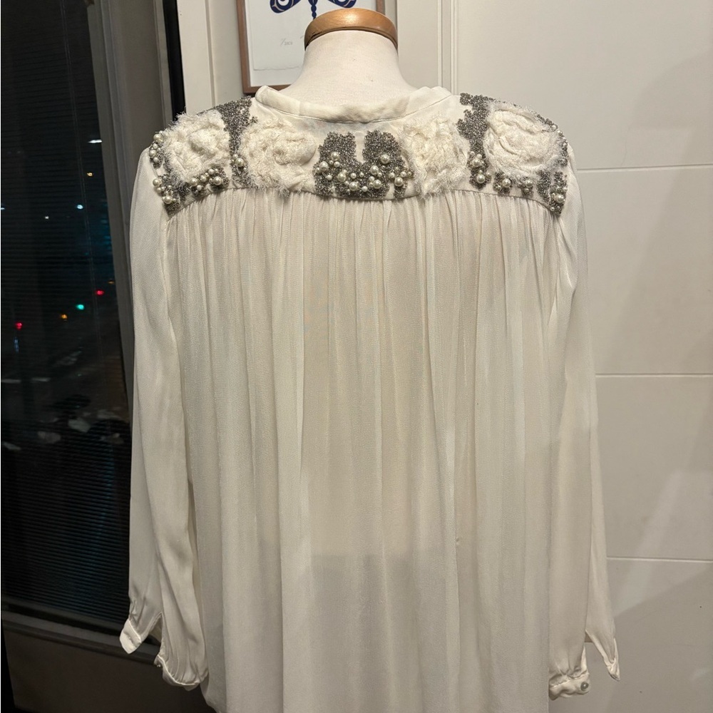 Chic White Embellished Women's Blouse